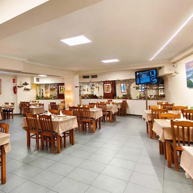 Restaurante Vernal local